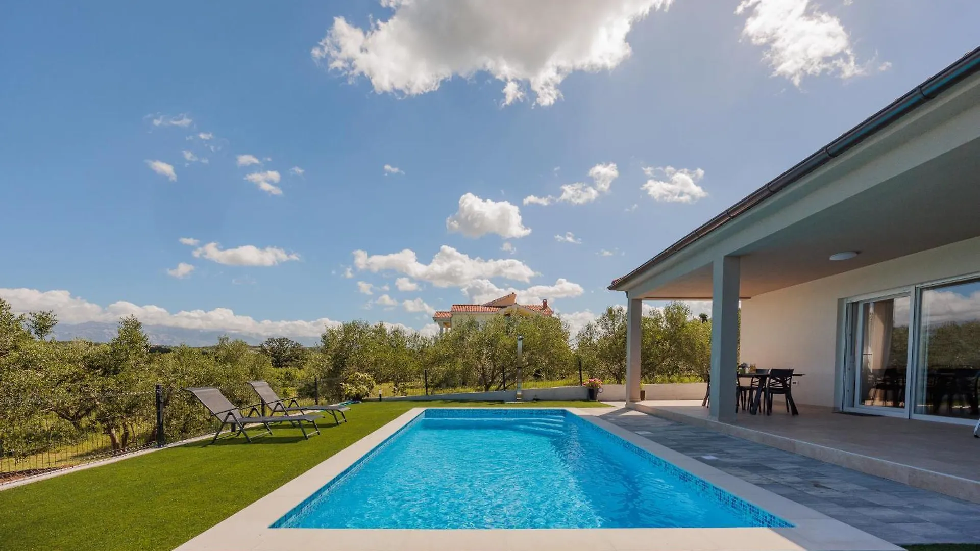 Holiday Home Bonato With Pool Krneza Croatie