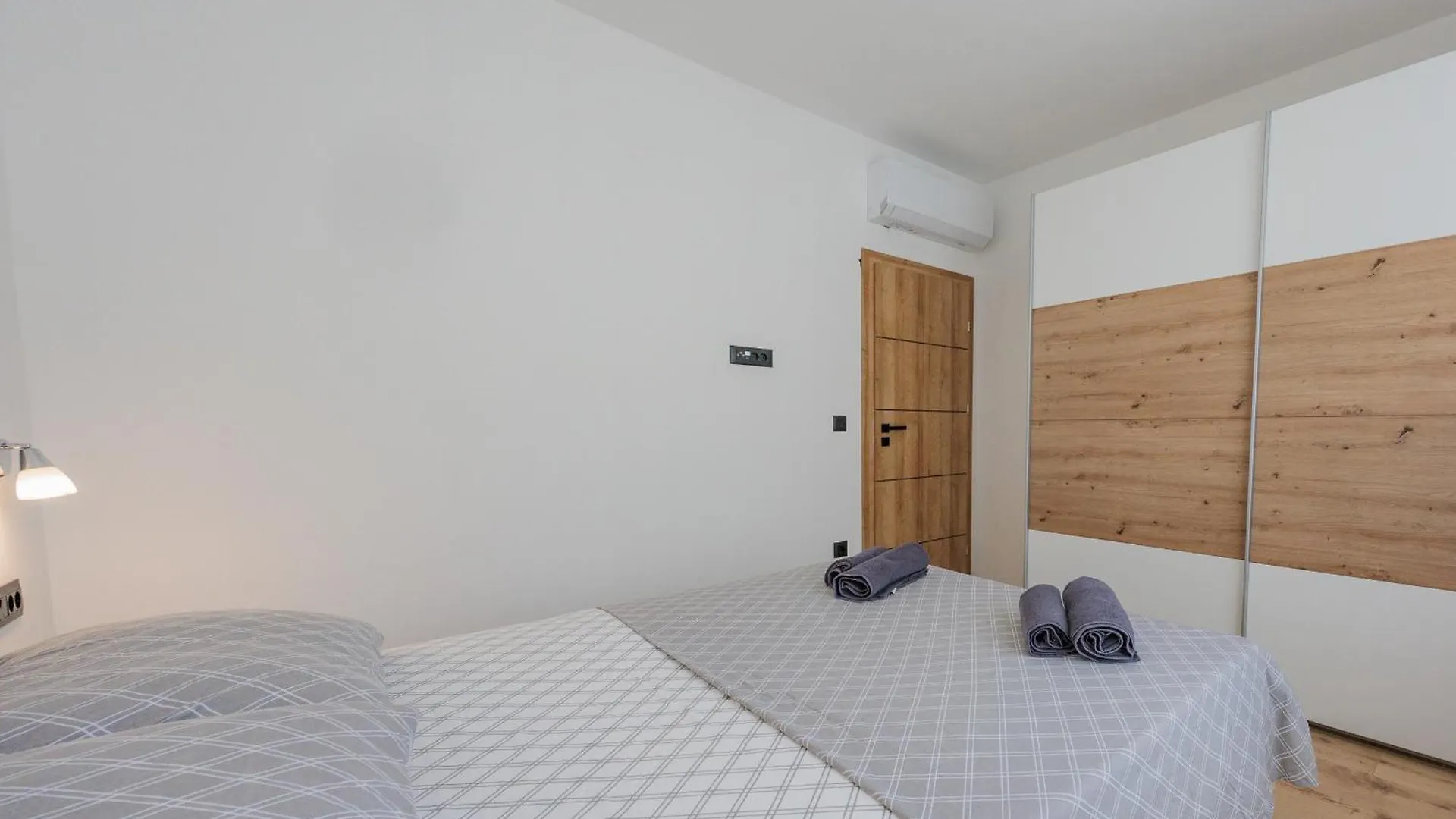 Holiday Home Bonato With Pool Krneza